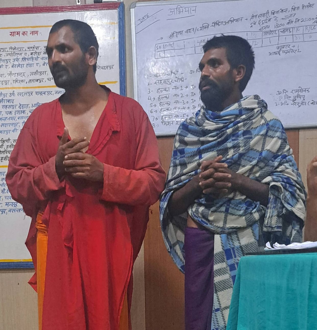 Two beggars suspected of child theft were beaten up, rescued by police.