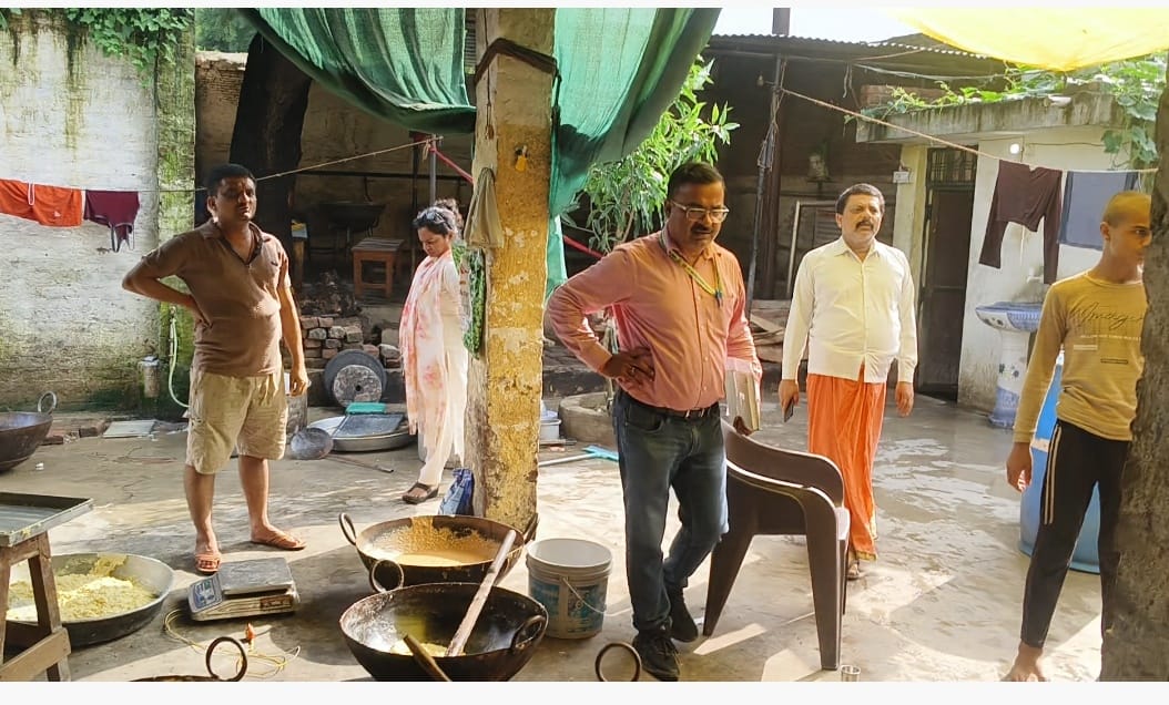 Samples of milk, khoya, and pedas were collected from dairy and sweet shops.