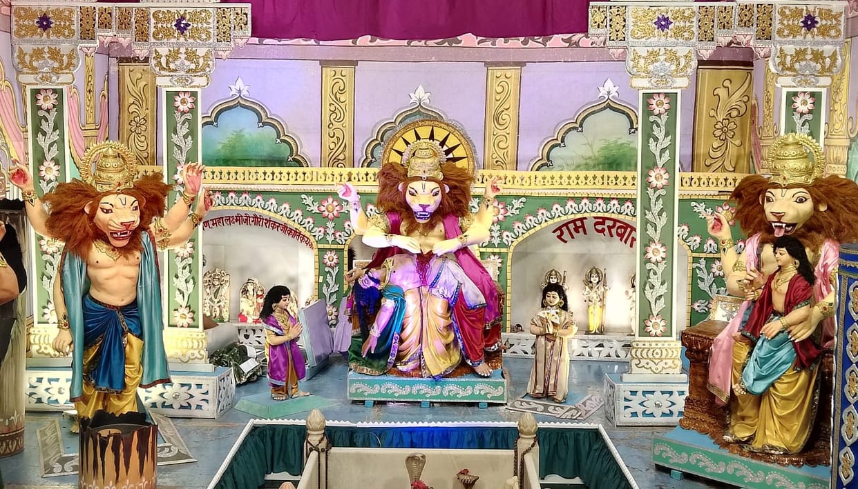 Crowds of devotees thronged the Dwarkadhish Temple on the third day of the Jhulnotsav festival.