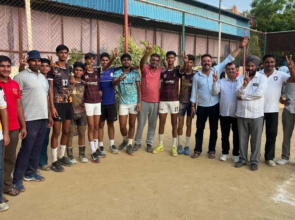 The Under-19 volleyball team won the bronze medal