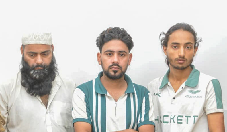 वेव सिटी पुलिस ने गिरफ्तार किए आरोपी। संवाद