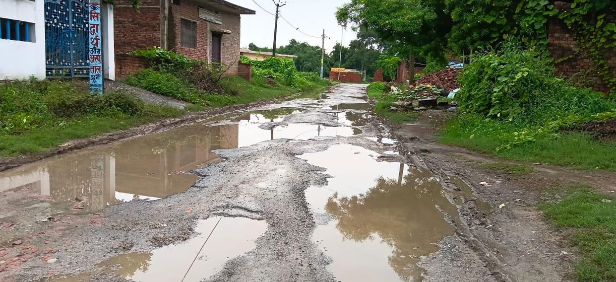 Pedestrians are getting injured after falling into rainwater-filled potholes.
