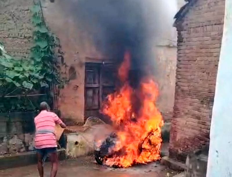 Moving e-scooter turns into a ball of fire, driver escapes