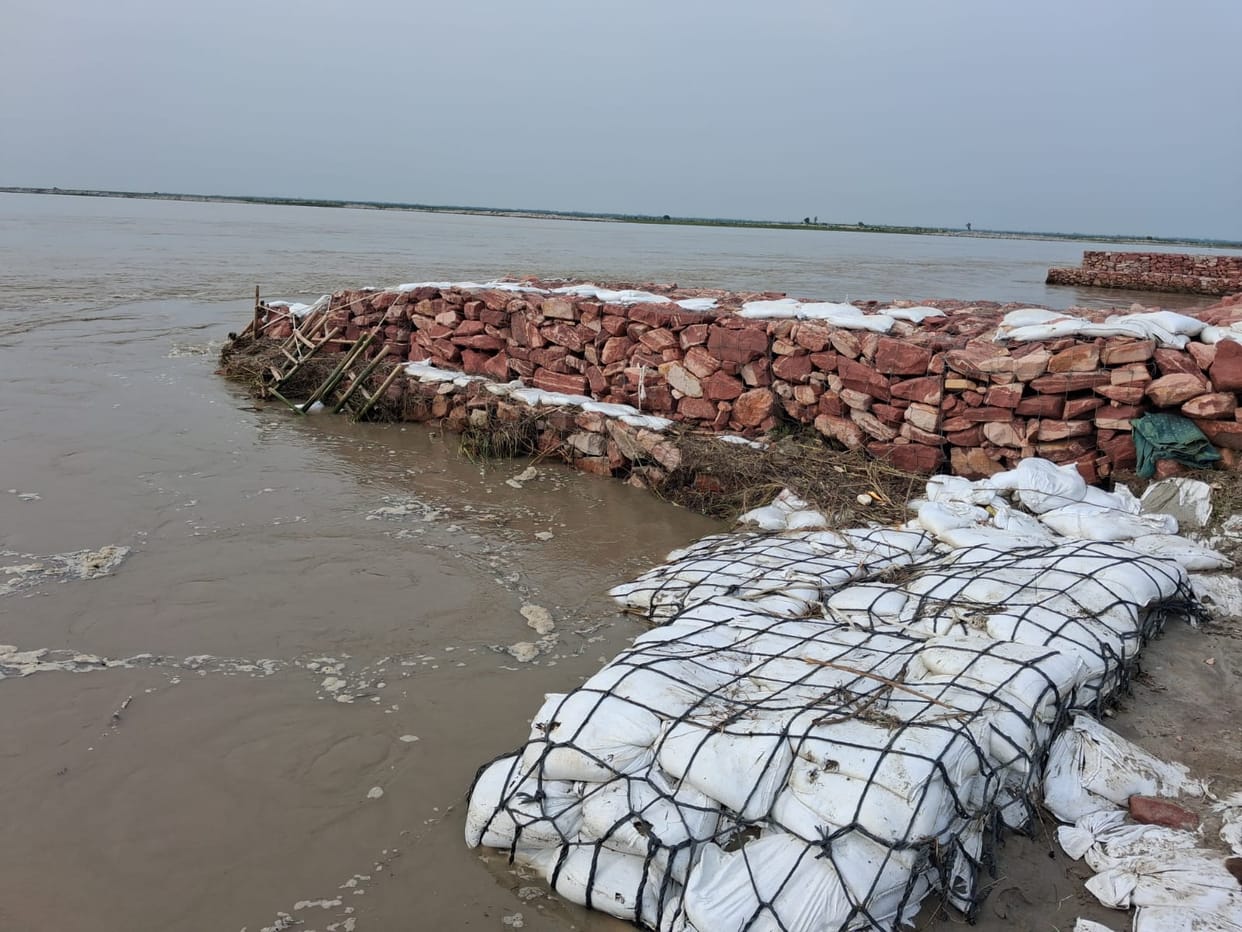 Villagers concerned over collapse of boulder studs in Barauna.
