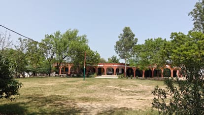 फतेहाबाद। गांव ढांड में स्थित राजकीय वरिष्ठ माध्यमिक विद्यालय। संवाद