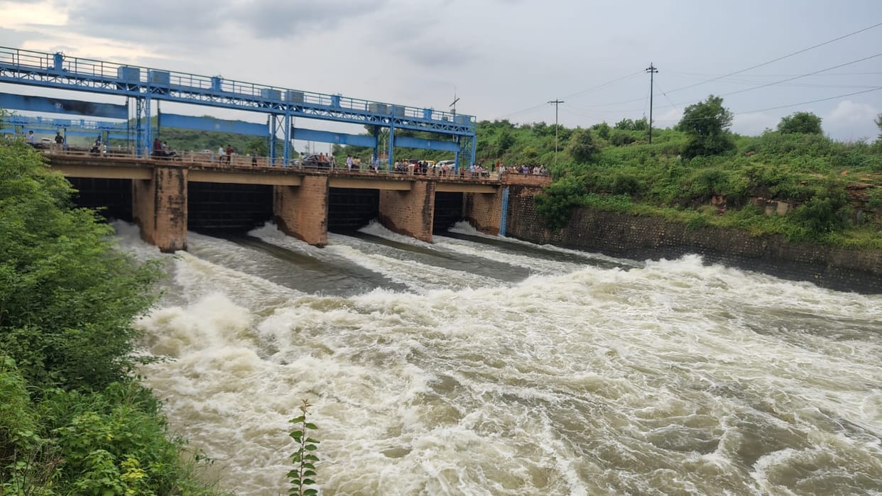 Sluice gate repaired; Ahraura Dam can now be filled up to a level of 360 feet.