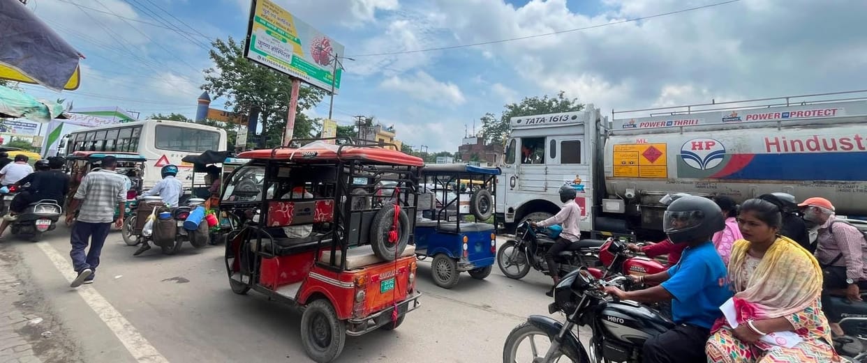 Traffic system in Rudrapur thrown out of gear; people stranded for two and a half hours.