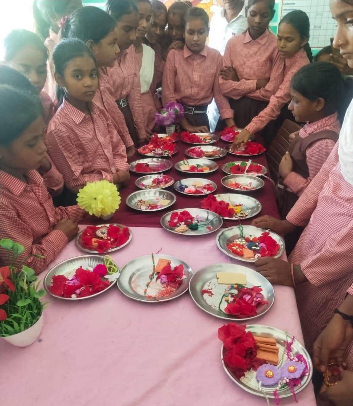 Siddharthnagar News: Female students showcase artistic skills in Rakhi-making competition; Naina secures the top spot