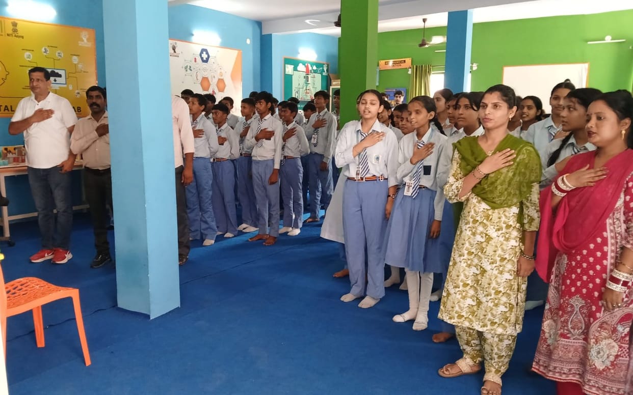 Students took a pledge for a drug-free life.