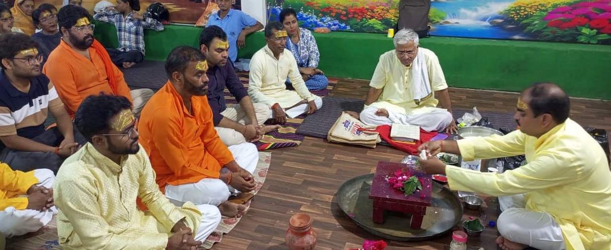 A massive surge of devotion at Shiva temples on Shiv-Teras; temples echoed with chants of 'Har-Har Mahadev'.