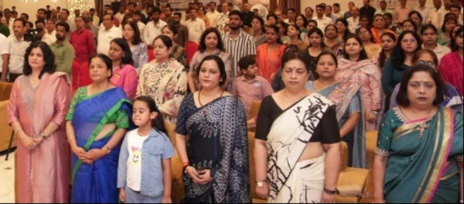 रोटरी क्लब गोंडा ग्रीन के समारोह में शामिल विदेश राज्यमंत्री कीर्तिवर्धन सिंह व कार्यक्रम में म