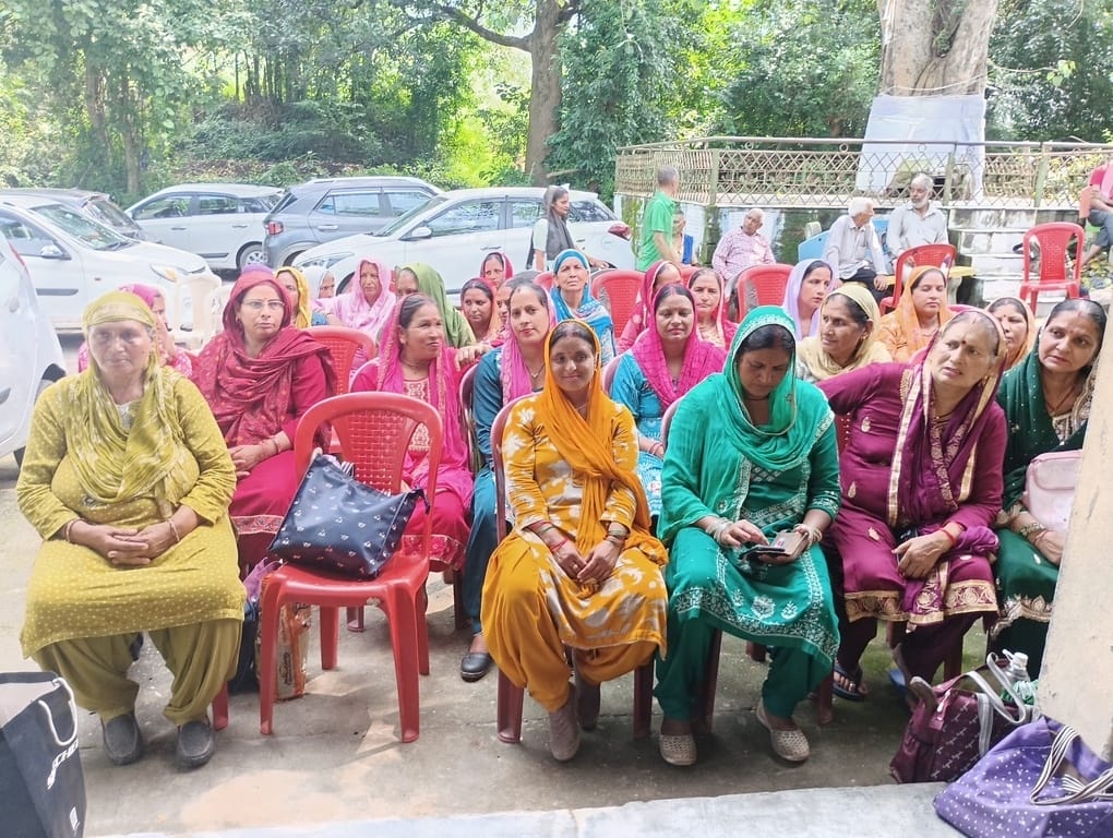 120 patients examined in Sohari; 10 found to have bone-related issues.