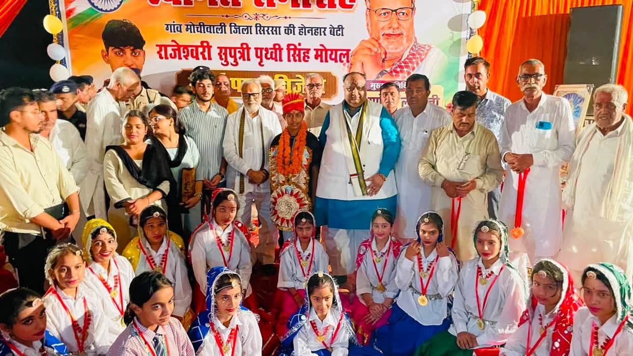 rajeshwari won gold in national grapling wrestling
