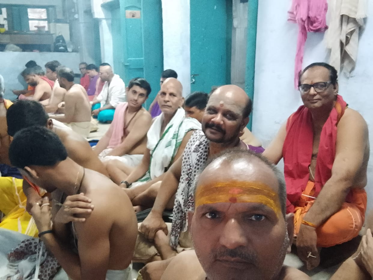 Shravani Upakarma: Ritual bathing with eight types of substances, followed by Tarpan and seeking forgiveness.