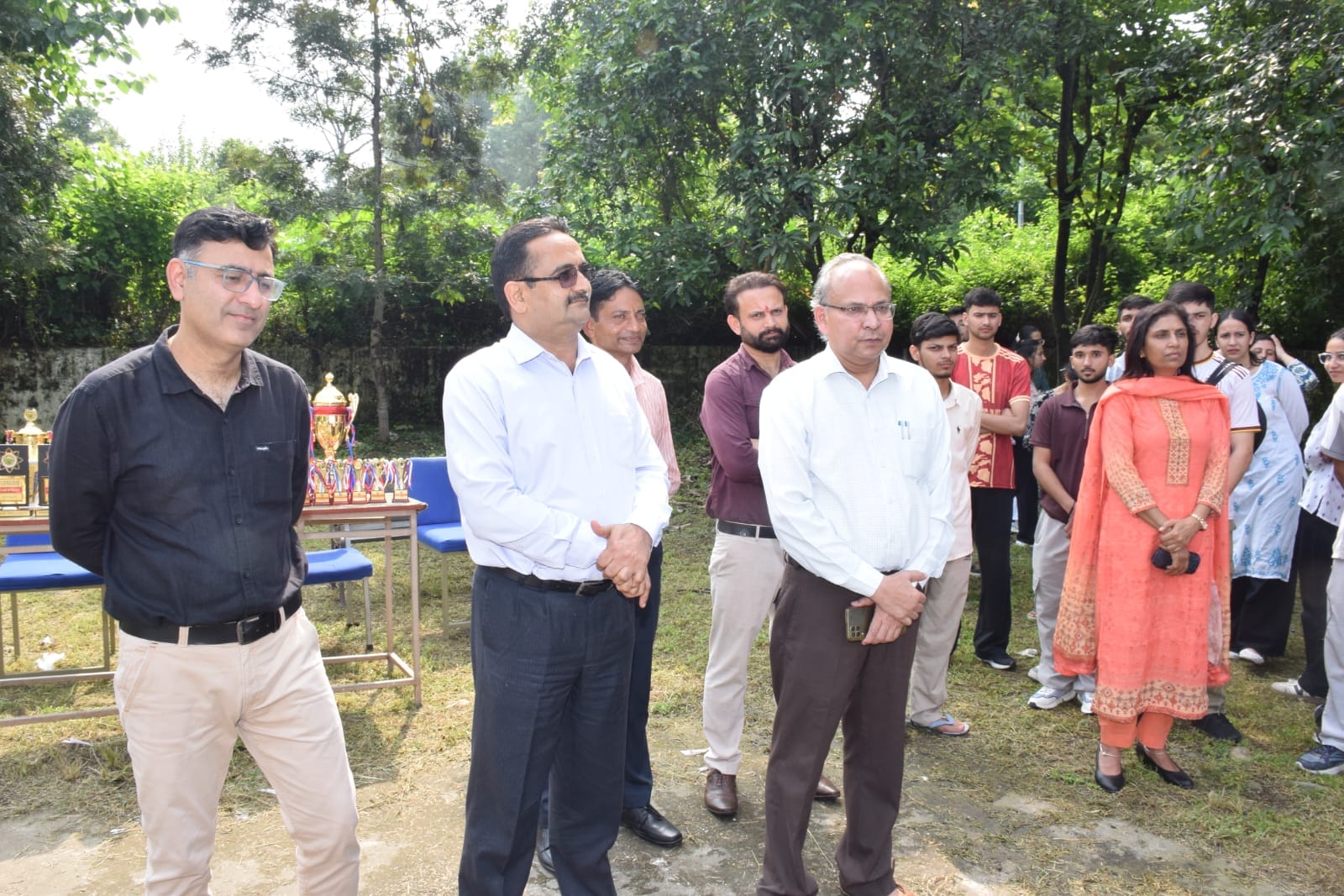 टांडा में जेनेसिस-2026 के आगाज के दौरान उपस्थित प्रधानाचार्य डाॅ. मिलाप शर्मा व अन्य। -संस्थान