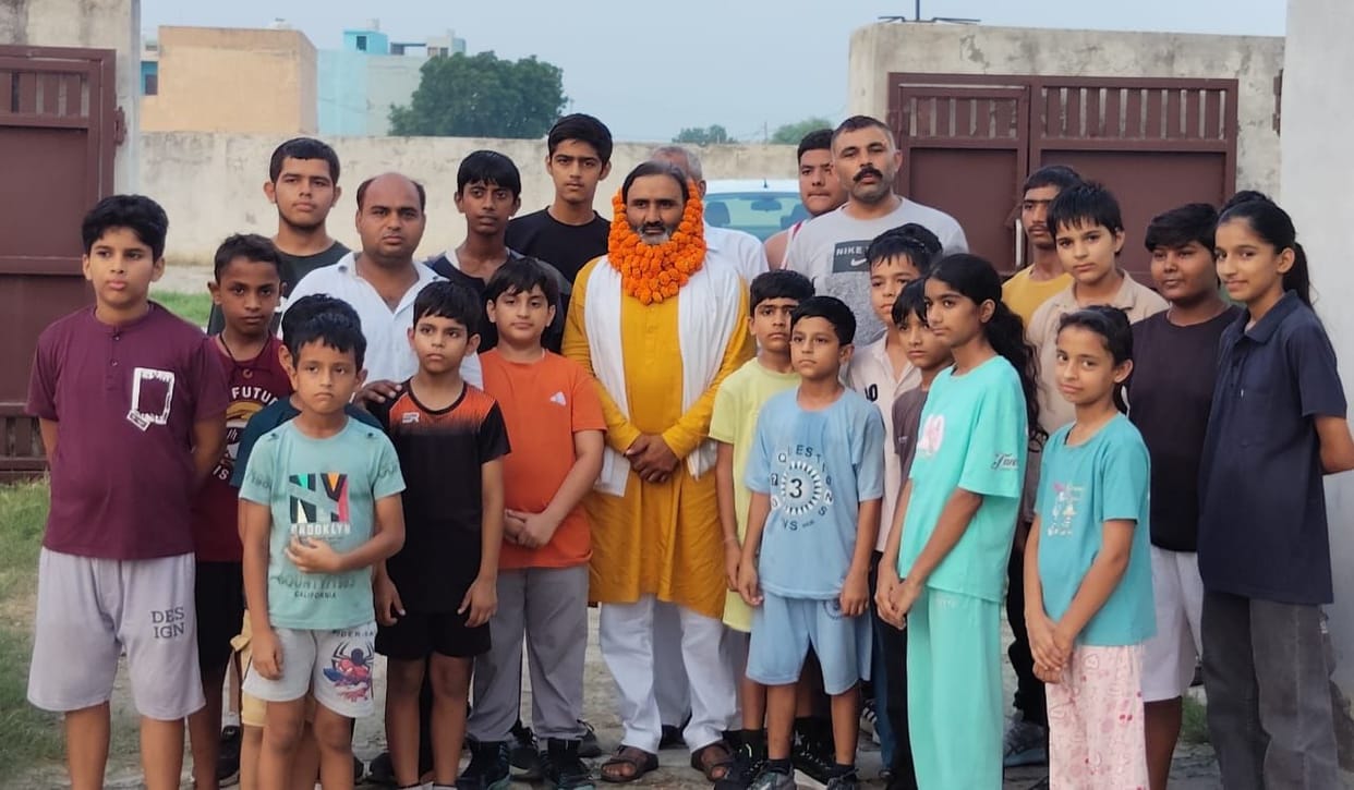 Dr. Shambhu Yogi gave children a message on staying healthy.
