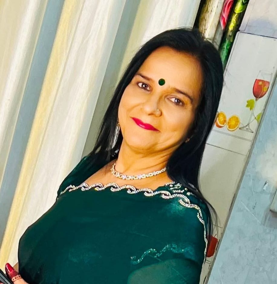 Seema's efforts earned her the state-level teacher award.