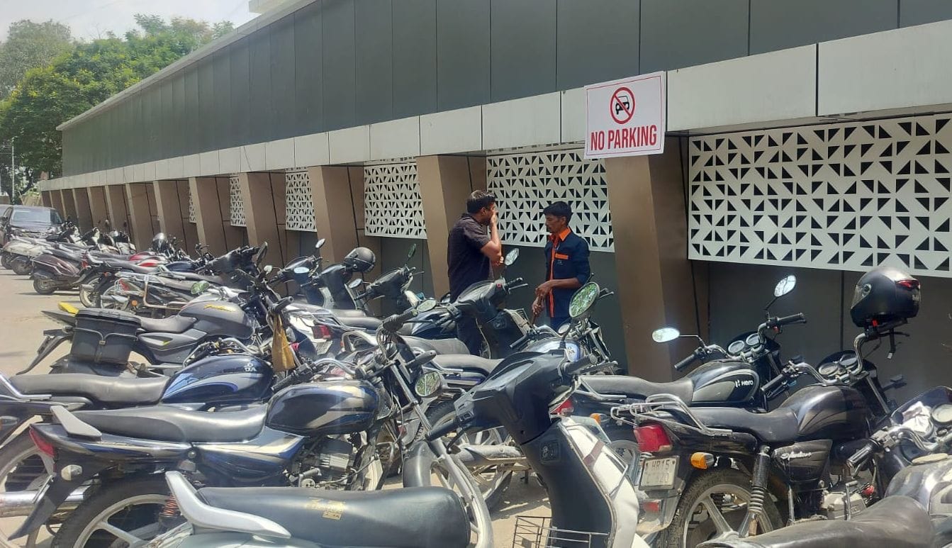 Efforts to improve parking arrangements at the hospital began.