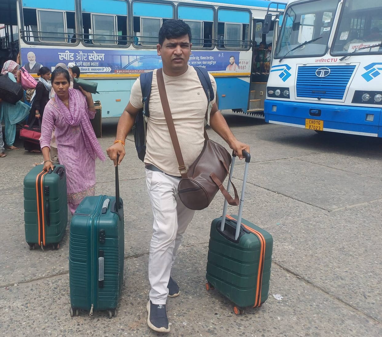 Roadways deploys 27 buses to handle passenger rush.