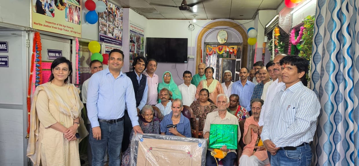 DC and ADC shared joy with the elderly on Raksha Bandhan.