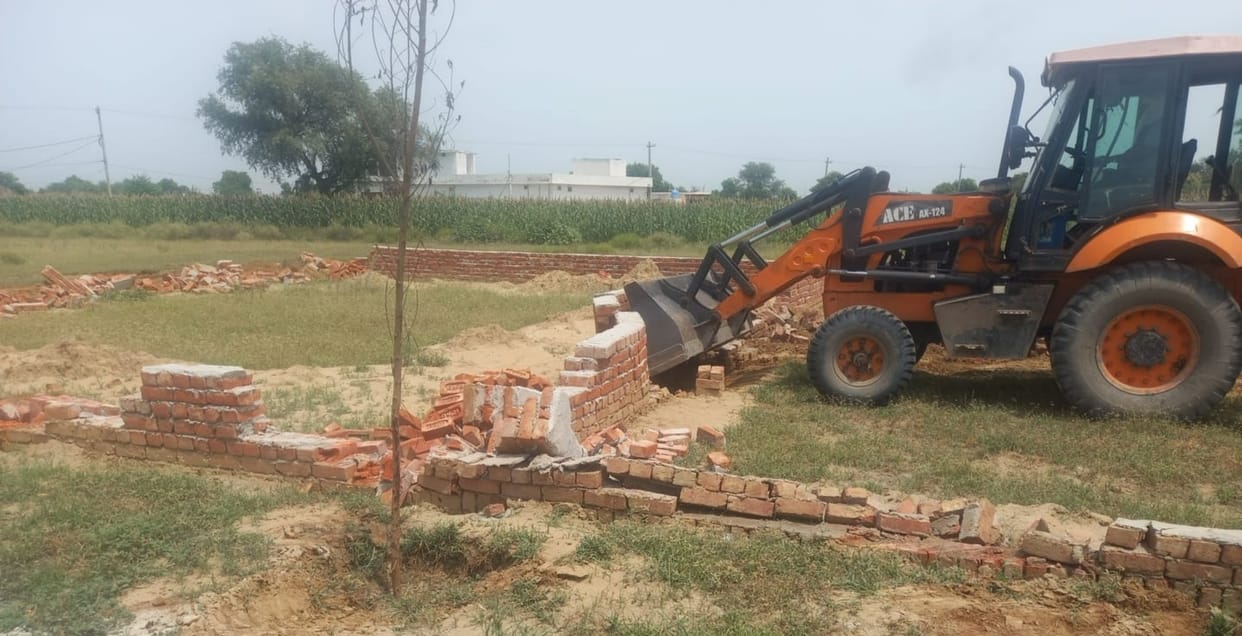 The DTP demolished constructions in five illegally developing colonies.