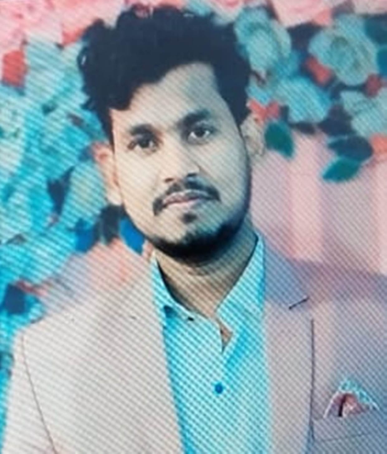 Youth returning from cremation dies after bike goes out of control and crashes into a pole.