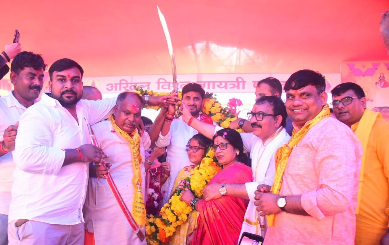 A 24-Kund Mahayajna was held on Dr. Neeraj Singh's birthday.