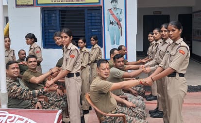एनसीसी कैडेट्स ने फौजियों को रक्षासूत्र बांधकर मनाया रक्षाबंधन पर्व। (स्त्रोत बटालियन) मवाना।