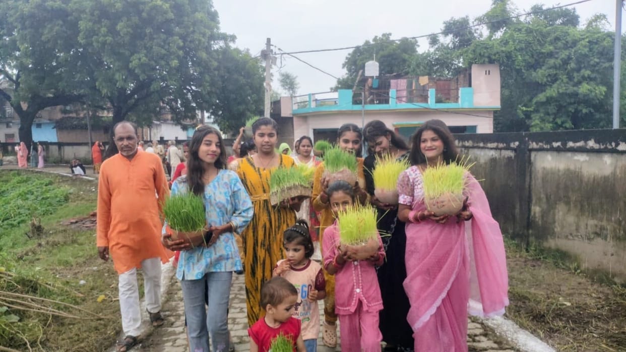 Sisters immersed 'Kajeliya' in ponds; a fair was held.