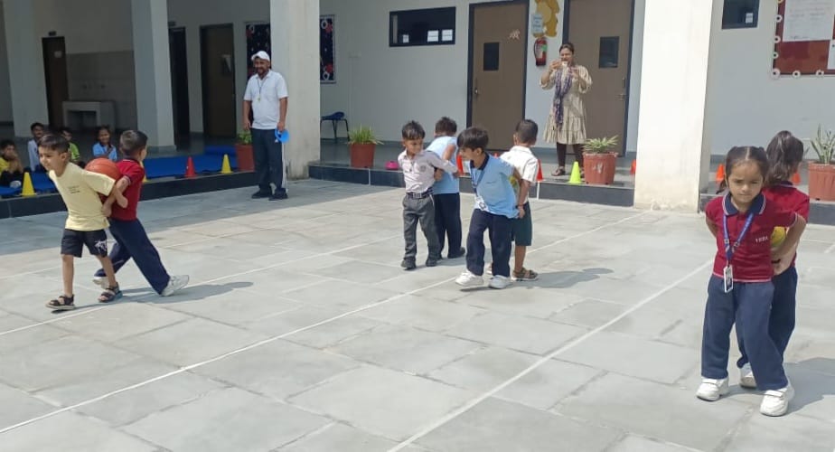 फोटो 4 नरवाना। प्रतियोगिताओं में भाग लेते हुए बच्चे। स्रोत संस्थान।