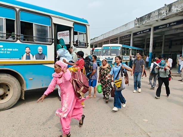 Huge rush of passengers on Sonipat Roadways for Raksha Bandhan; free travel.