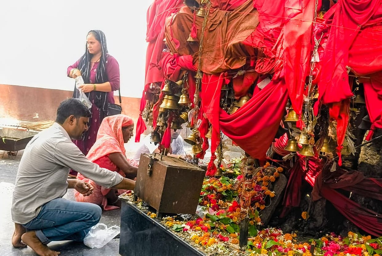 Devotees paid obeisance at Lodi Baba Dham.