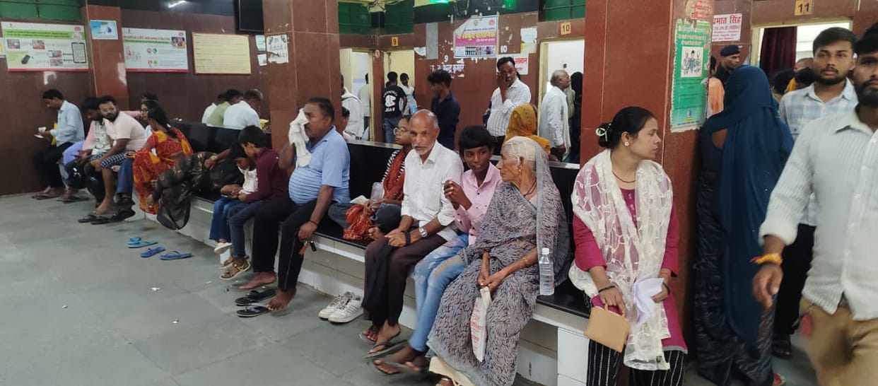 150 admitted in district hospital with shortness of breath and cough