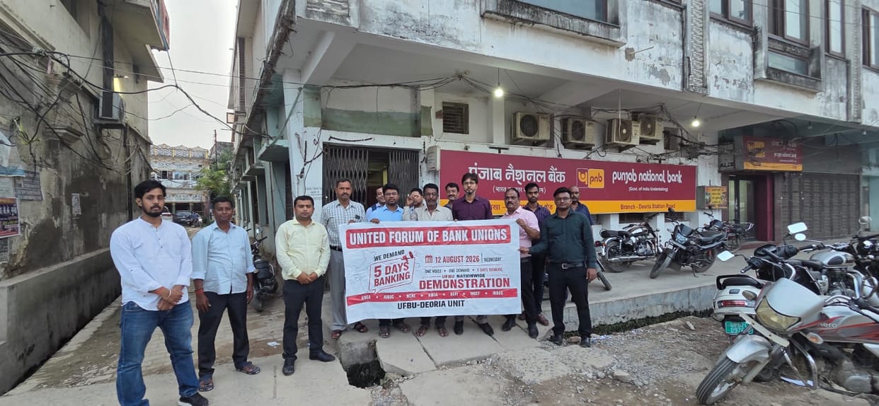 Employees staged a protest regarding the five-day banking week.