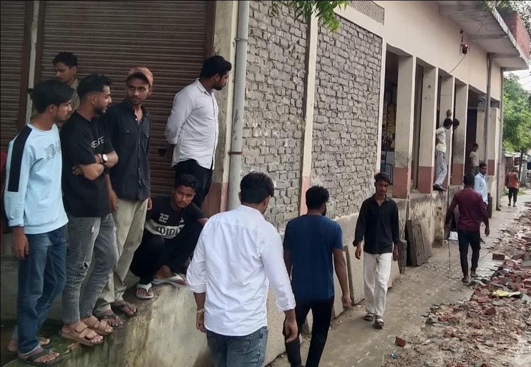 Survey of government land in Mahul; over 20 encroachments identified.