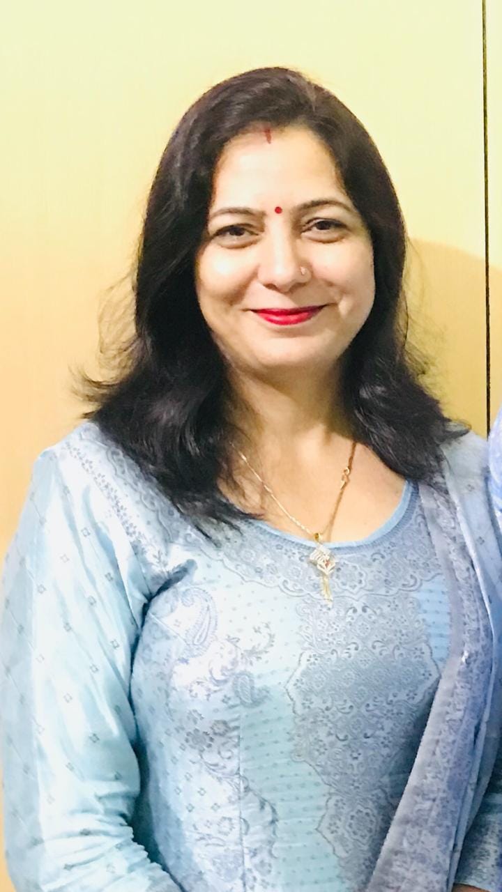 महिला शिक्षक हैं अंजू कुंडू