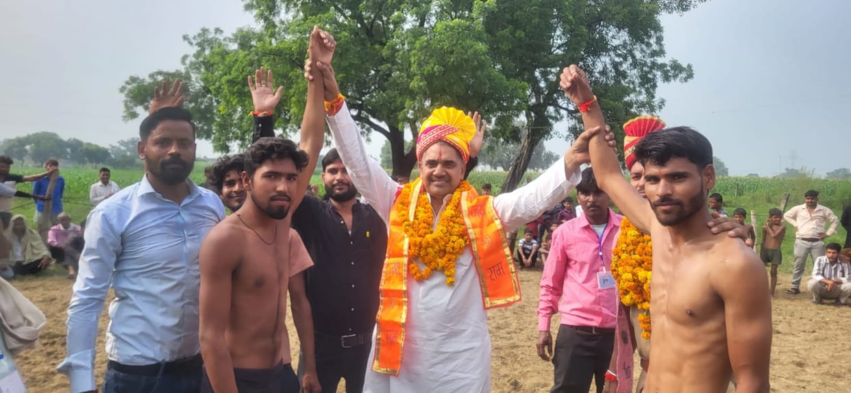 Wrestling arena decorated in Jinhaira, Vipin became Kesari