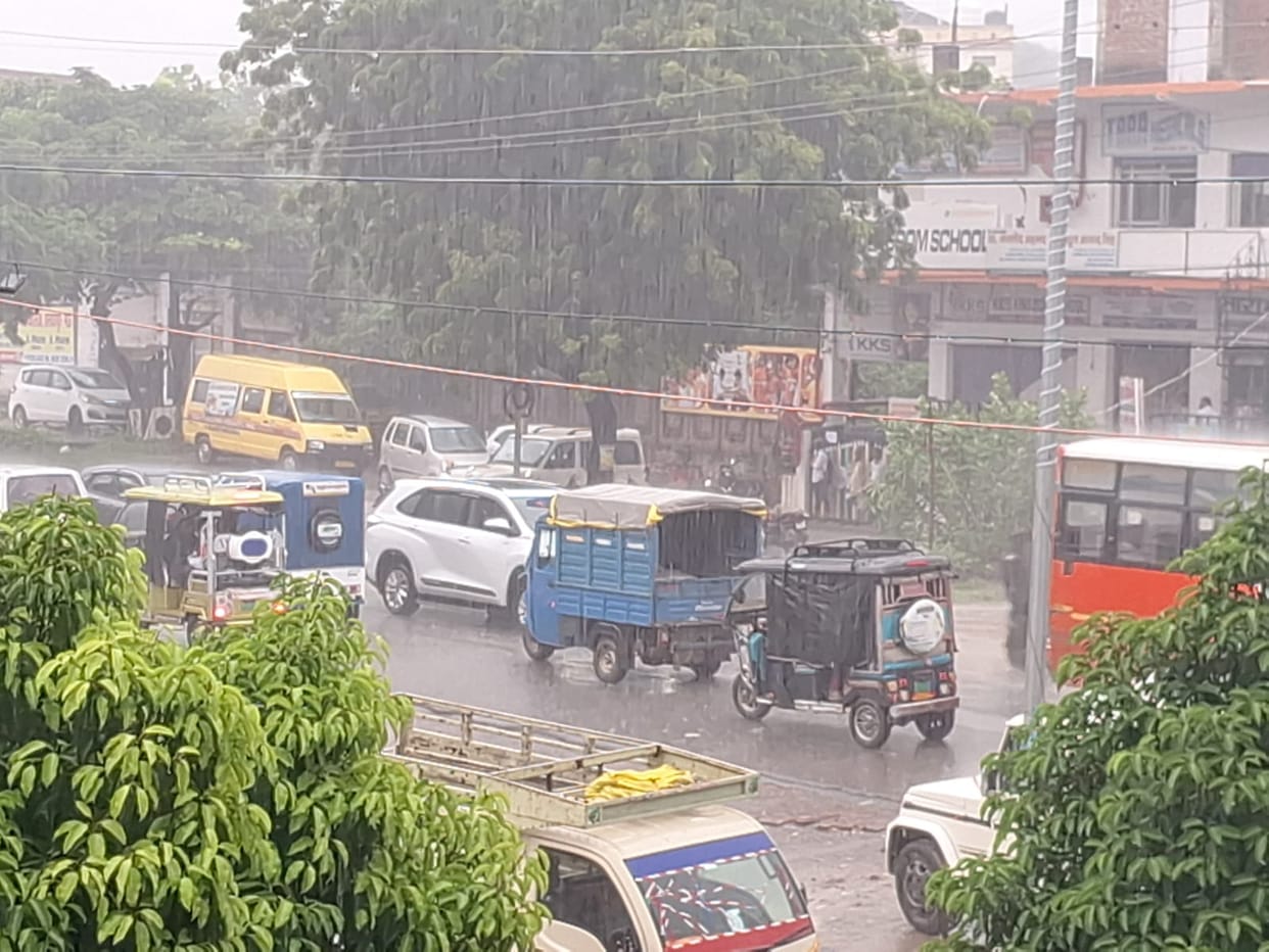 Woman dies after lightning strikes mud house collapses in Sohrabpur