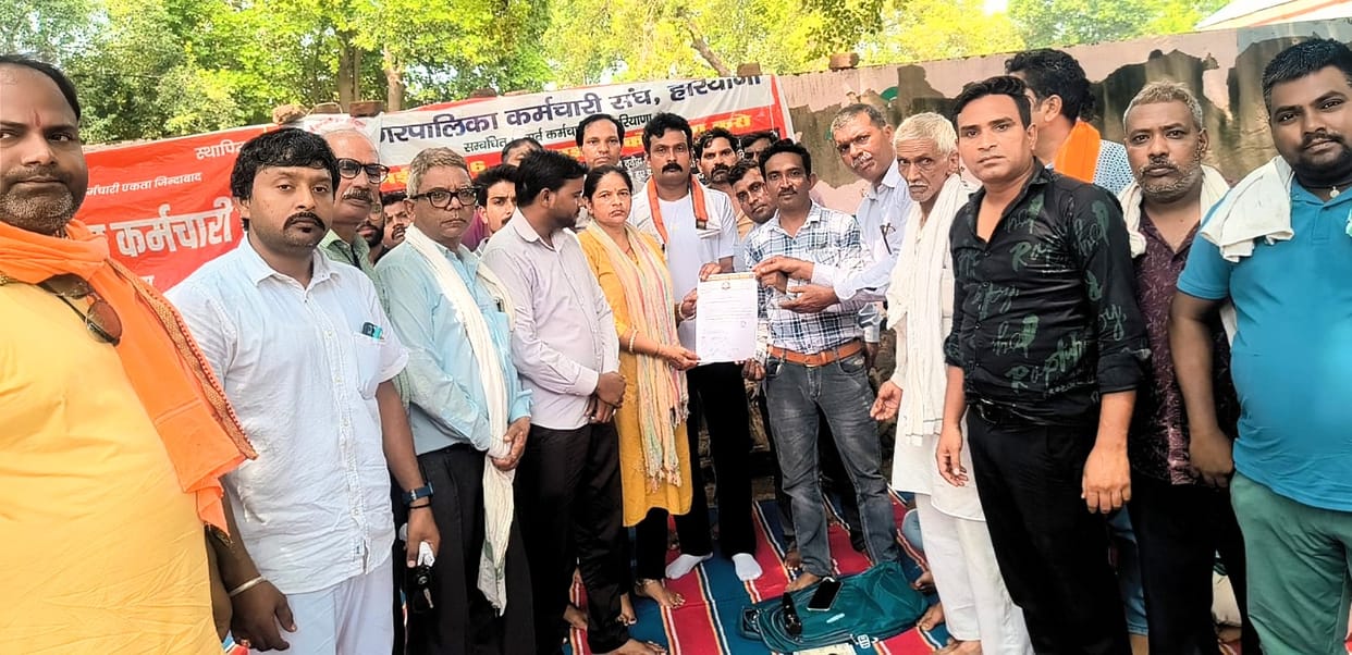 Bhim Army extends support to the sanitation workers' strike.