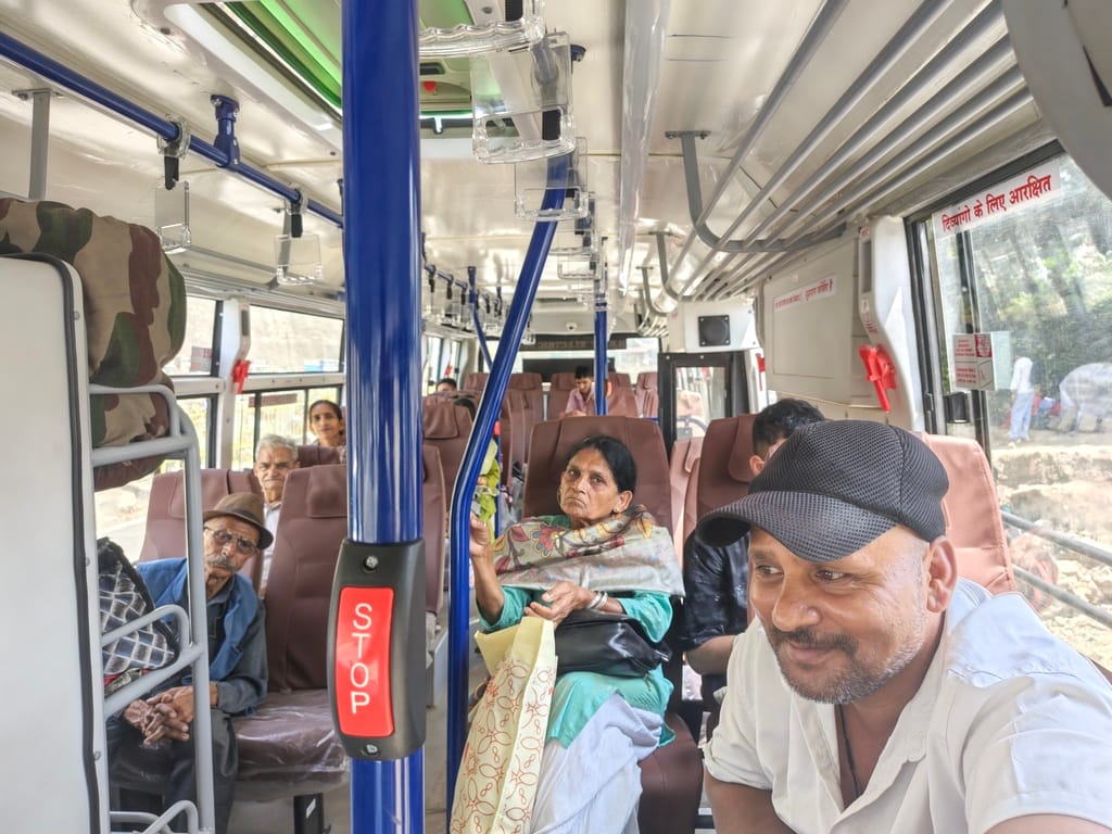 Transport Corporation gifts free travel to sisters.