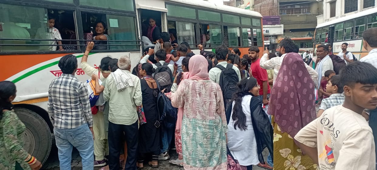 Rakshabandhan: Crowds throng the streets