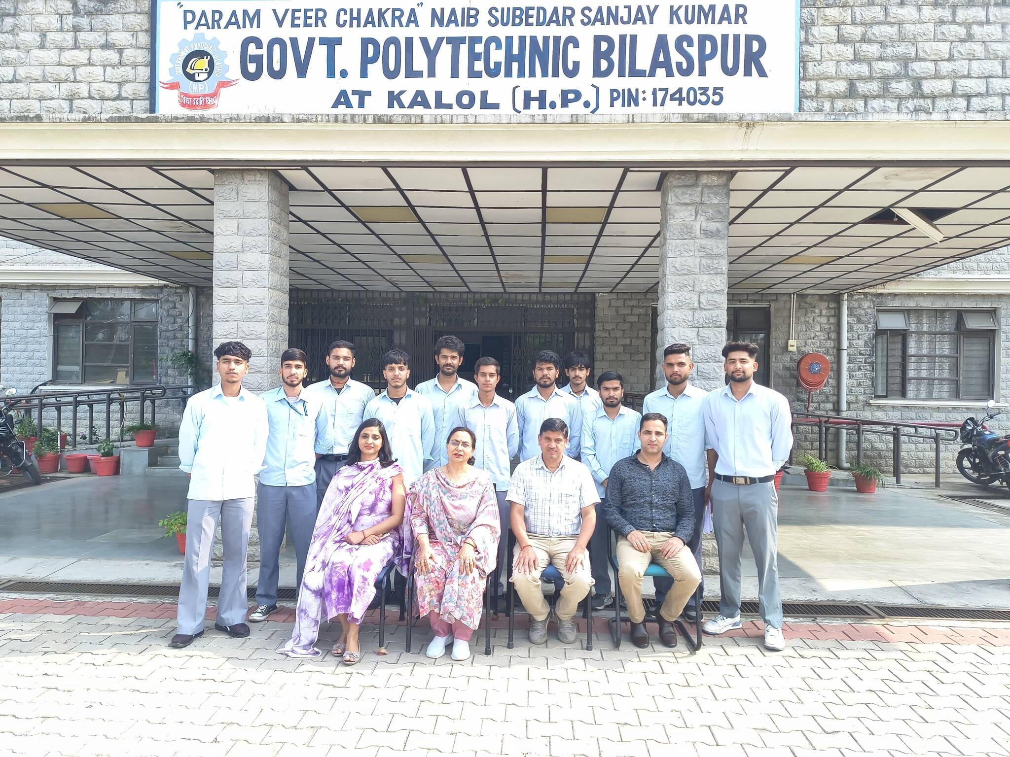 शाहतलाई स्थित राजकीय पॉलिटेक्निक बिलासपुर (कलोल) के मैकेनिकल और इलेक्ट्रिकल इंजीनियरिंग के विद्
