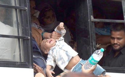 त्योहार से पहले चरमराई व्यवस्था... रक्षाबंधन से एक दिन पहले बिजनौर बस स्टैंड पर यात्रियों की भी
