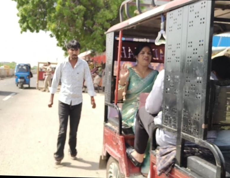 Disabled himself but full of courage, Sandeep is providing free auto service for his sisters.