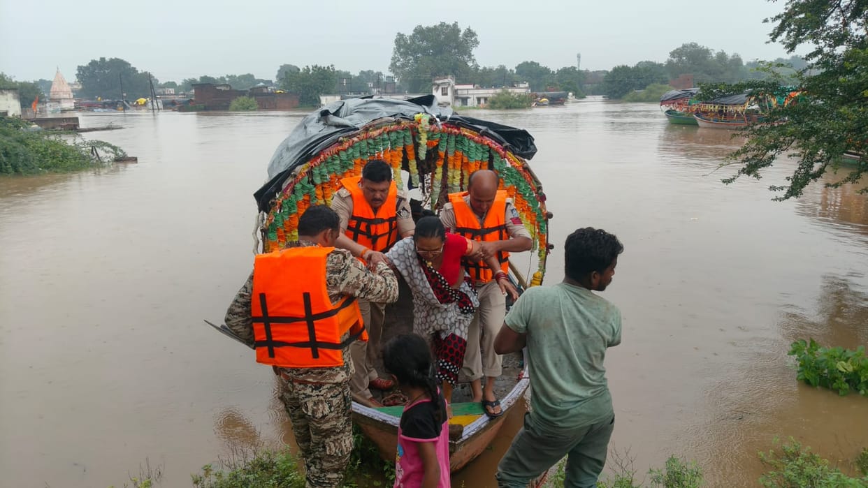 50 people stranded in the floods were safely rescued.