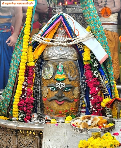 Baba Mahakal Divine Darshan Chants Fill Ujjain as Bhadrapada Krishna Pratipada Bhasma Aarti Begins
