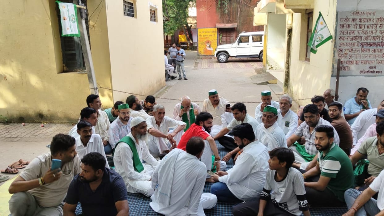 Workers of Bhakiyu Apolitical staged a sit-in, agreed on the assurance of SDM