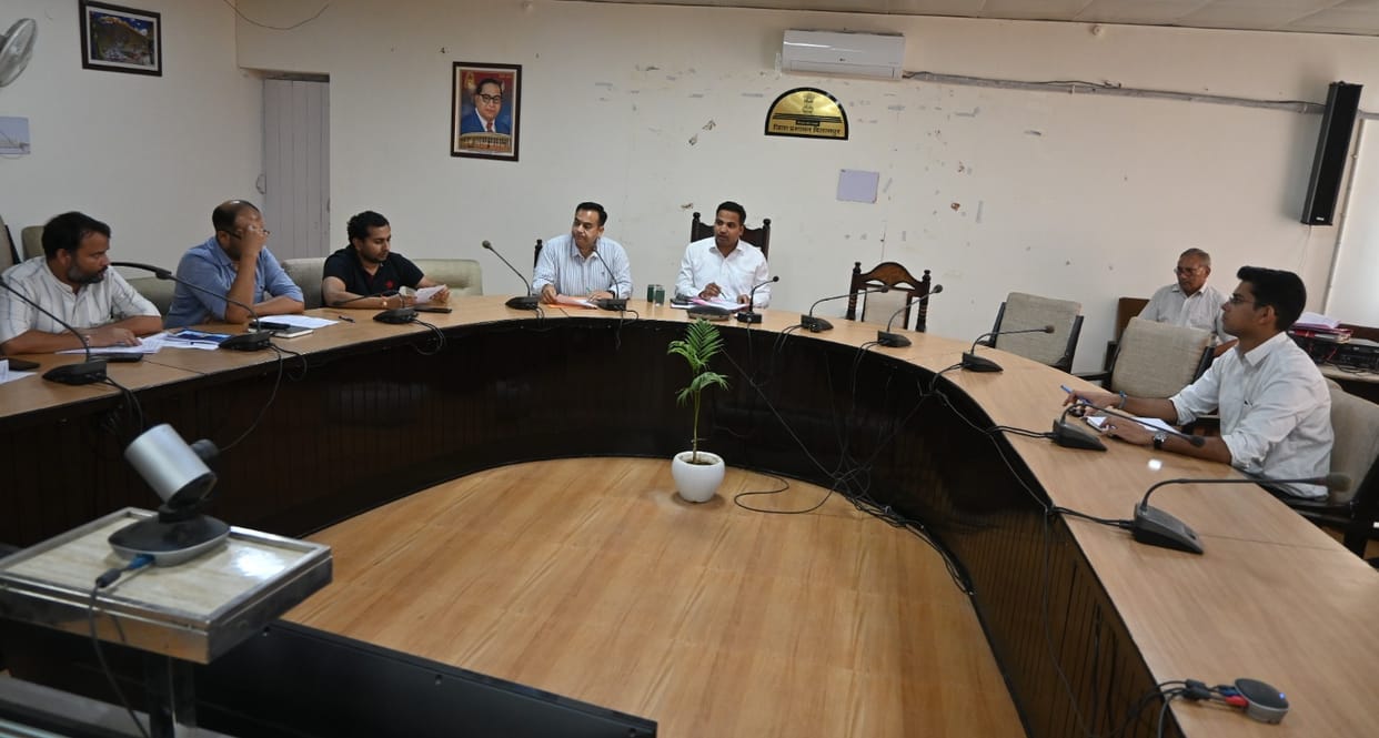 Work on the Bhanupalli-Bilaspur-Bairi rail line to pick up pace; instructions issued to resolve pending issues quickly.
