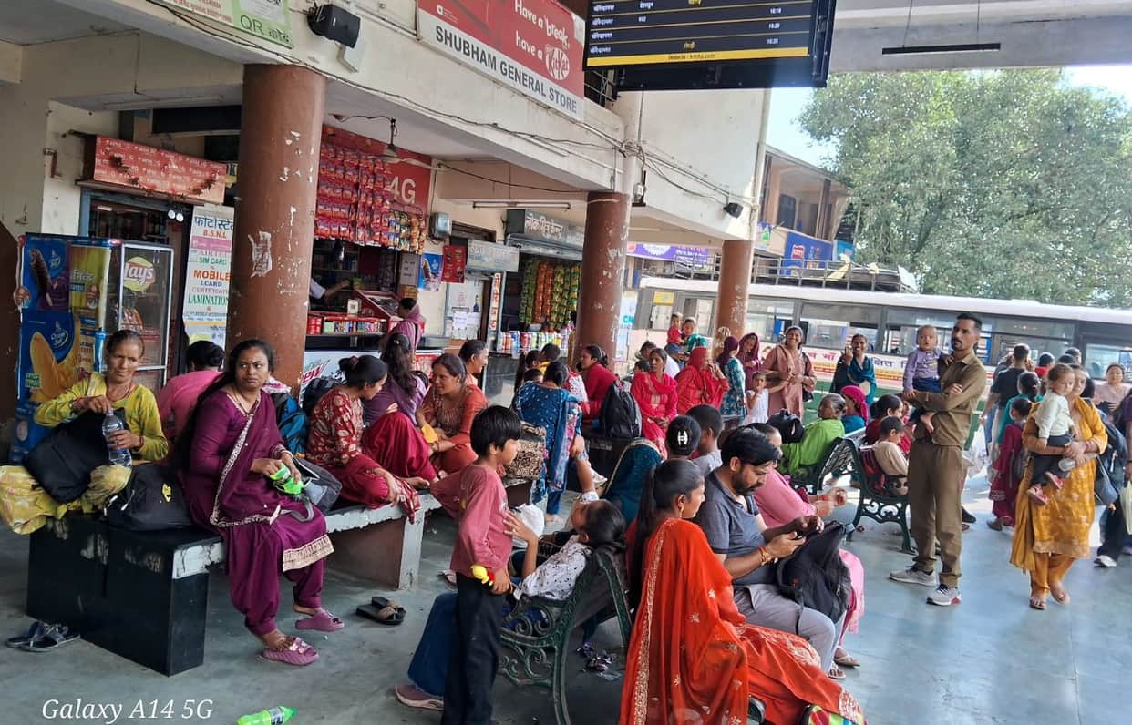 Crowds thronged the bus terminal on Raksha Bandhan.