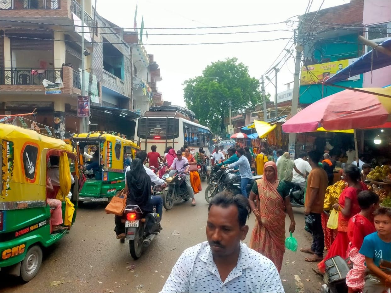 Mansoorabad market jammed all day on Rakshabandhan